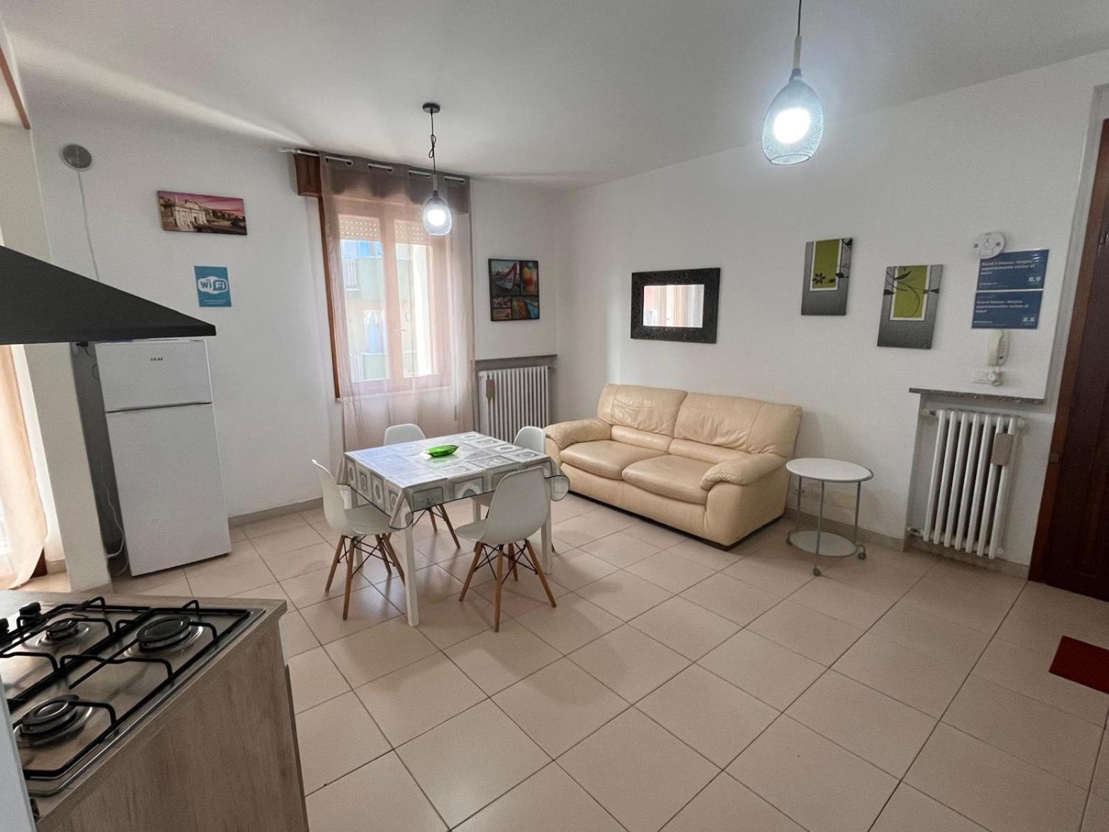 Good House- Ampio Appartamento Vicino Al Mare Rimini Zewnętrze zdjęcie